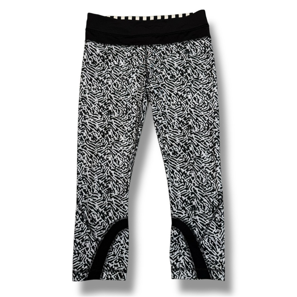 Lululemon Women’s Run Inspire Crop II Luxtreme Legging Black White Size 6